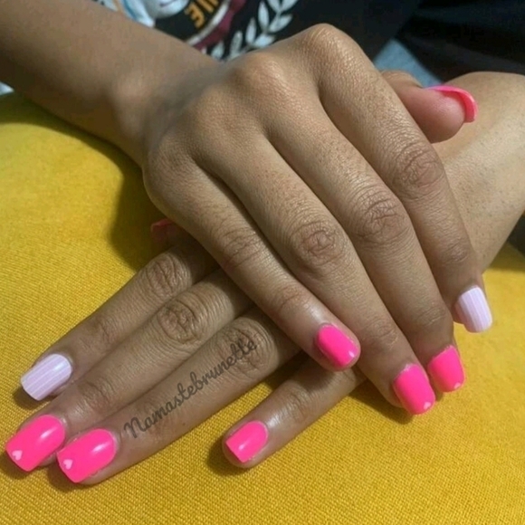 2/$16 Pink Hearts Press On Nails - Picture 9 of 17